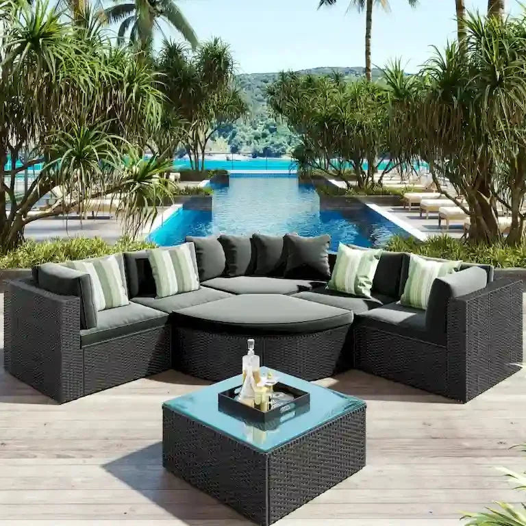 Salon de jardin 7 pièces en résine tressée, coussins gris et table en verre Merrelo™