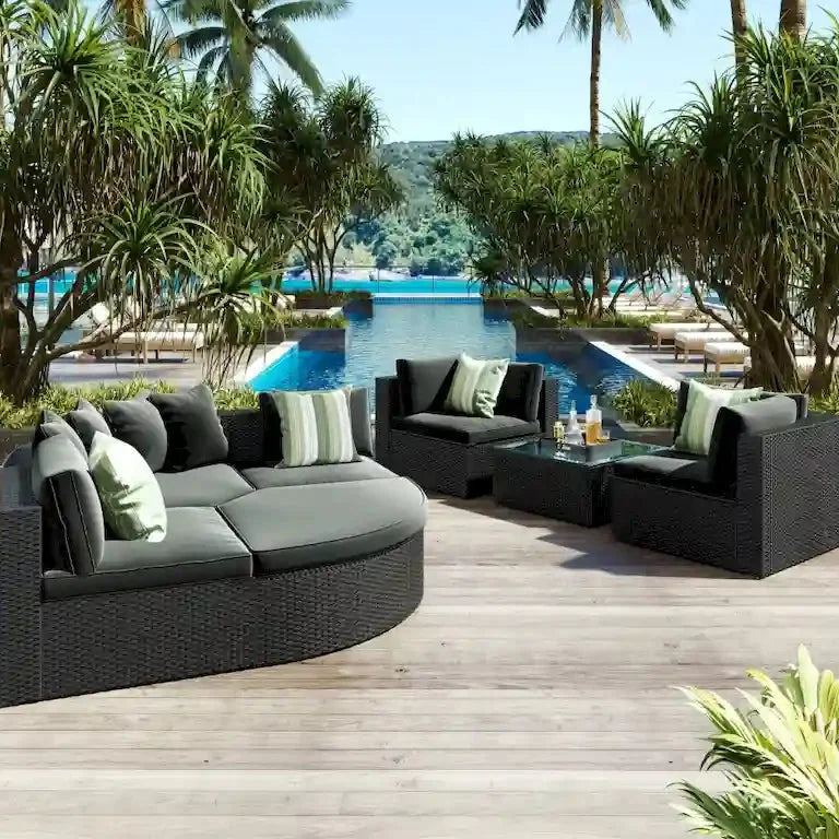Salon de jardin 7 pièces en résine tressée, coussins gris et table en verre Merrelo™